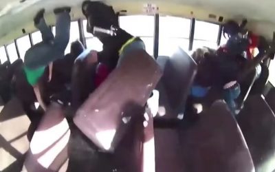 Street racer slams Mustang into school bus at high speed… Raw