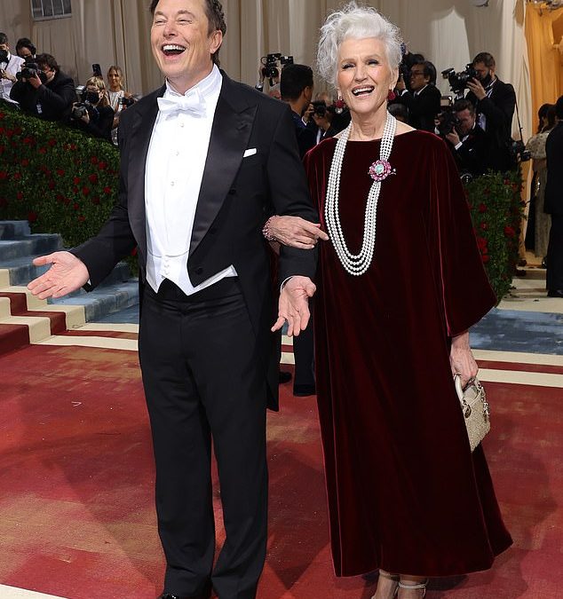 Elon Musk questioned on Red Carpet by clueless leftist…