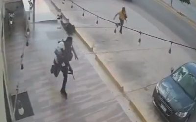 WATCH: Mexican Army Sends Sinaloa Cartel Gunmen into Retreat